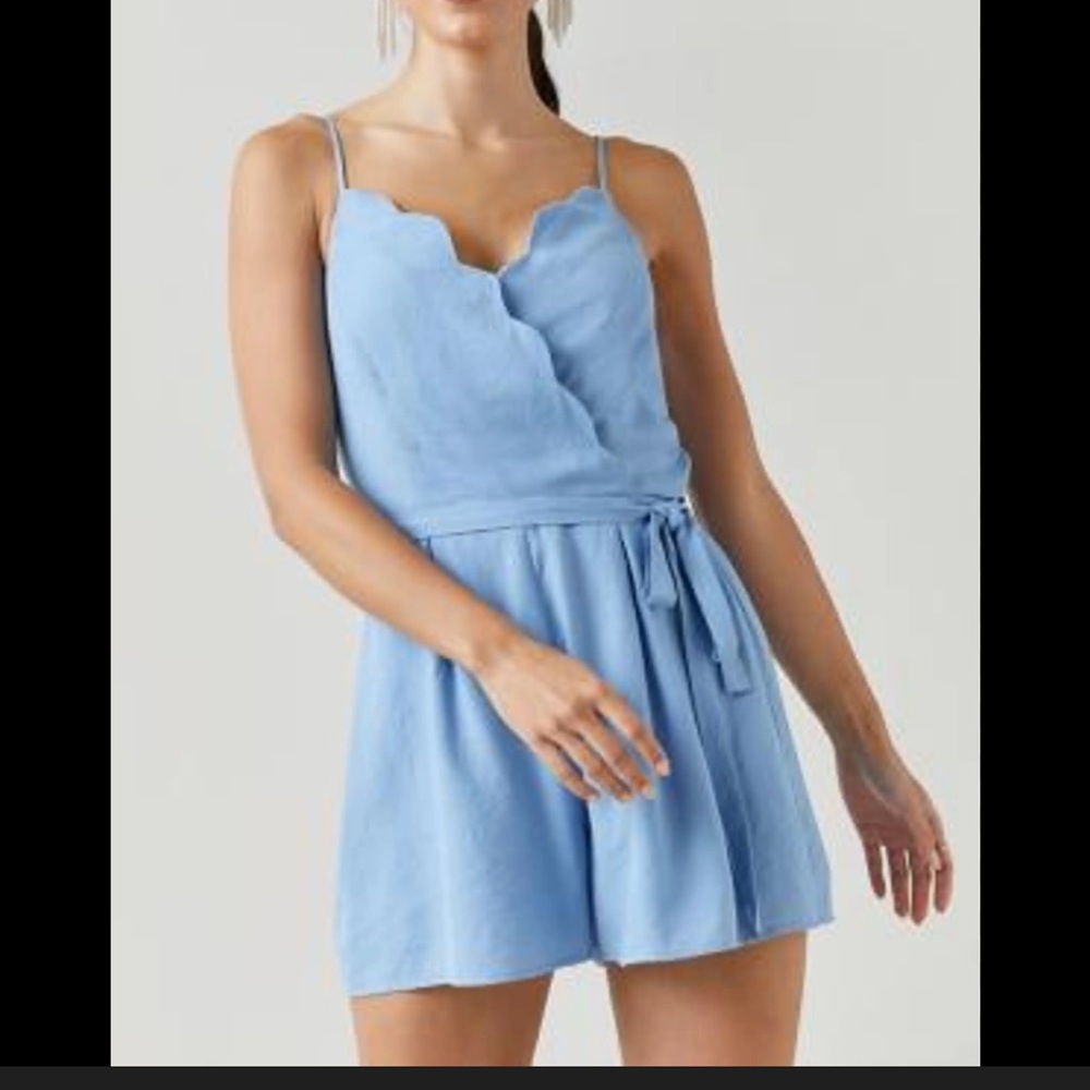 Francesca’s miami Romper w/ Scalloped Details and Tie Waist (Medium)